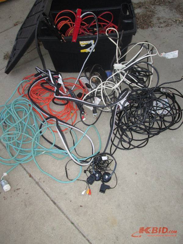 lot 100 image: huge mixed lot of cords and cables ...