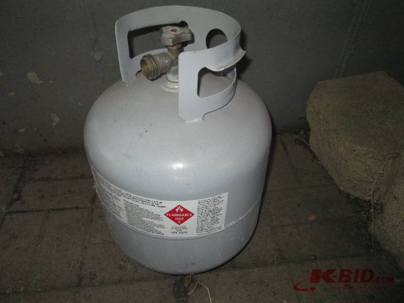 lot 103 image: 5 gallon propane tank sold as is...