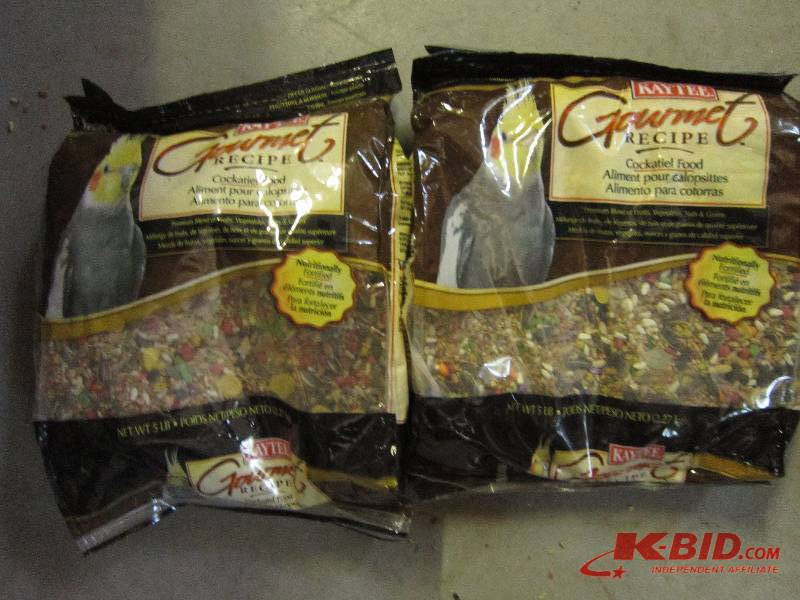 lot 163 image: Kaytee Gourmet recipe cockatiel foo...