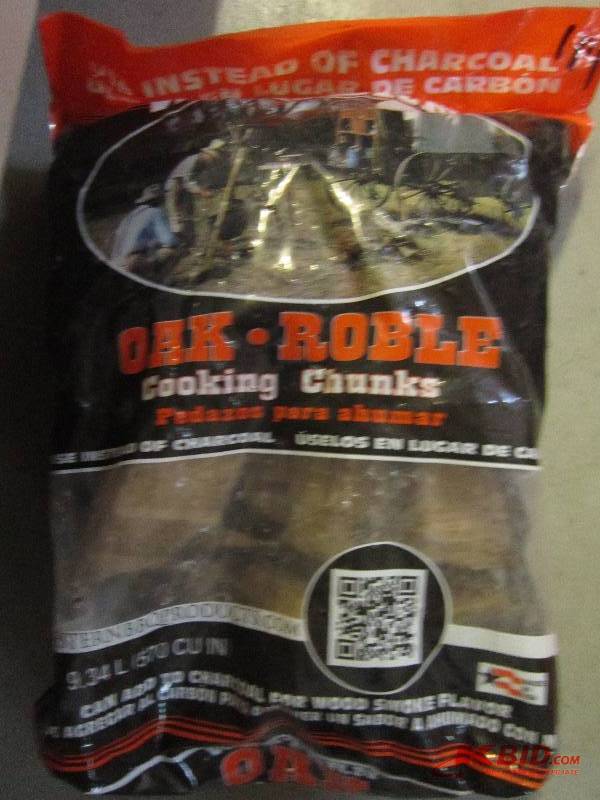 lot 174 image: Oak roble cooking chuncks 9.34 L...