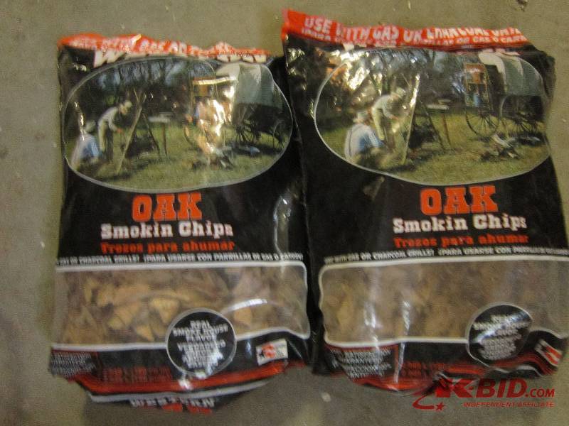 lot 180 image: 2 bags Oak smokin chips ...