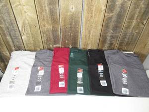 lot 4 image: 6 Hanes Shirts - Size Large