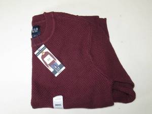 lot 33 image: GAP Seed Stitch Sweater, Size Small, Dark Red