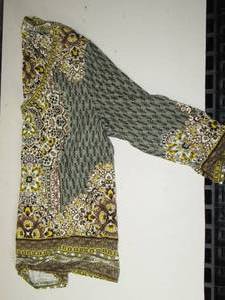 lot 38 image: One world - 34 Sleeve Shirt, Size XL