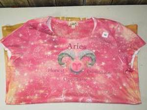lot 40 image: One World Live and Let Live - Top Size XL Coral Pink, Aries Sign
