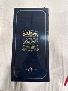 lot 2433 image: Jack Daniels Sinatra Century Whiskey