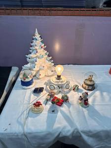 lot 2436 image: Assorted Christmas Decorations Lot