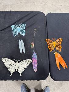 lot 2444 image: Decorative Butterfly & Dreamcatcher Lot