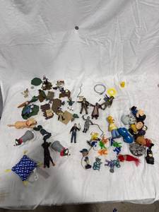 lot 2456 image: Assorted Plastic Action Figures & Toys