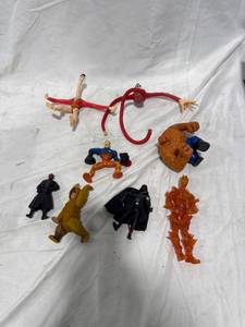 lot 2457 image: Assorted Marvel Star Wars Figures