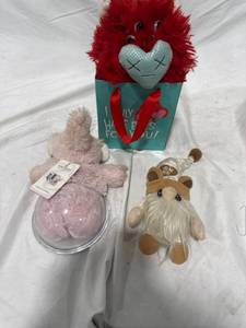 lot 2469 image: Assorted Plush Toy Lot