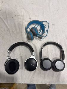 lot 2482 image: Lot of 3 Over-Ear Headphones