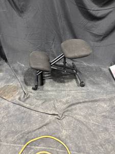 lot 2495 image: Black Ergonomic Kneeling Chair