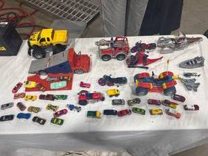 lot 2521 image: Assorted Toy Vehicle Lot