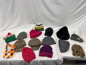 lot 2559 image: Assorted Hats and Beanies Lot