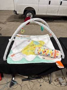 lot 2577 image: Baby Activity Mat with Arch