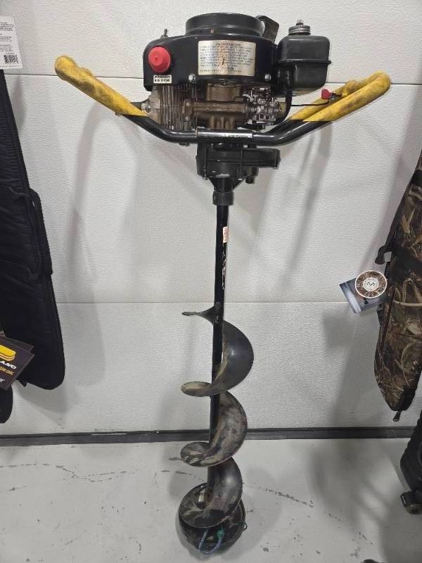 Strikemaster Cobra 2 Stroke Ice Auger
