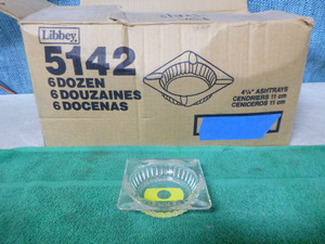 lot 28 image: 4 14 Ashtrays