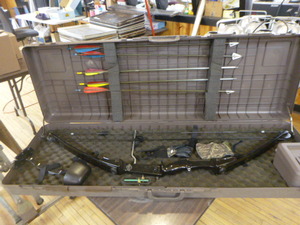 lot 76 image: Bear Hunter Compound Bow