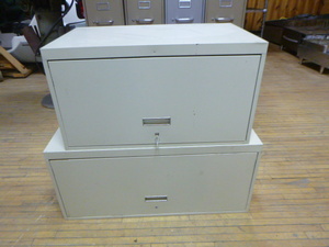 lot 100 image: 3 Storage Cabinets