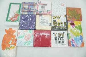 lot 10 image: Napkins  13 packages, new