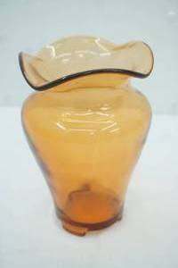 lot 39 image: Vintage Amber Colored Glass Vase
