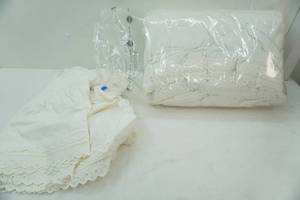 lot 79 image: White Cotton Comforter and Bed Skirt. Double Size