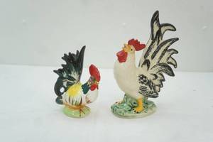 lot 112 image: Vintage Rooster and Hen Figurines