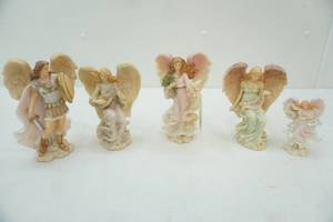 lot 120 image: Seraphim Classics Figurines by Roman Inc