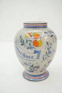 lot 123 image: Vintage Otagiri OMC Japanese Porcelain Vase 7 tall