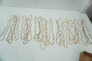 lot 136 image: Shell Necklaces 21ct