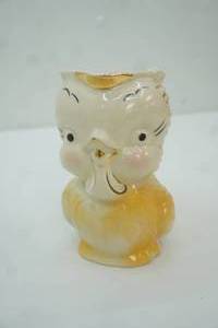 lot 171 image: vintage Shawnee Pottery Owl Pitcher w22K gold trim. 1940s1950s