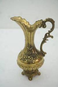 lot 178 image: 7 vintage Italian glass brass pitcher vase (made in Italy on bottom)