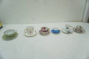 lot 241 image: Vintage Tea Cups and Saucers