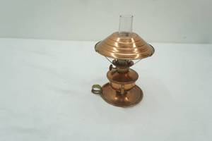 lot 250 image: Vintage Copper Oil Lamp. Small 8 tall