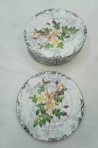 lot 257 image: Porcelain Salad Plate Set 8ct