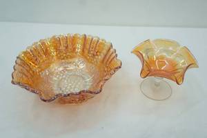 lot 263 image: Vintage Iridescent Marigold Carnival Glass Pieces