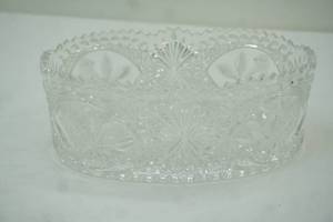 lot 264 image: Hofbauer Byrdes Collection Crystal Bowl 9x5.25x3.5