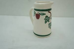 lot 271 image: Crock Shop Santa Ana Apple & Ivy Pitcher 6.5 tall