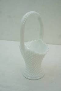 lot 272 image: Vintage Milk Glass Diamond Cut Ruffled Hobnail Basket 5x3.5x9