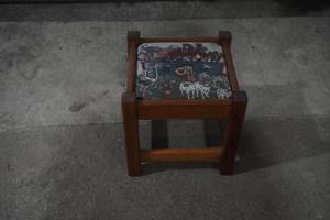 lot 317 image: Foot Stool,12 x12 x12