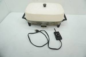 lot 359 image: Vintage Presto Electric Griddle (excellent condition)