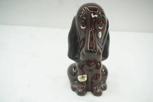 lot 375 image: Vintage Enesco Basset Hound Dog ceramic coin bank. 6.5 tall