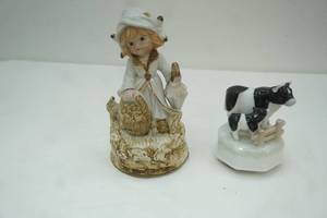lot 406 image: Vintage Ceramic Music Boxes