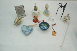 lot 415 image: Vintage Collectibles Lot