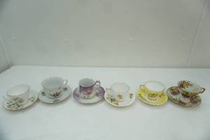 lot 421 image: Collection of Vintage Tea Cups and Saucers