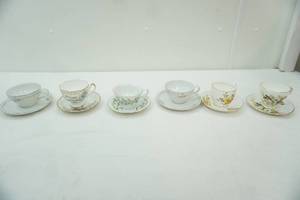 lot 428 image: Collection of Vintage Tea Cups and Saucers