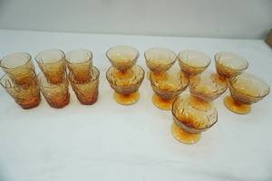 lot 434 image: Vintage Seneca Driftwood Amber dessert dishes (9ct) & tumblers (6ct)