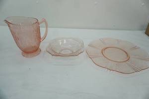 lot 436 image: 1930s Pink Depression Glass Pieces-Pitcher, plate, bowl. Patterned
