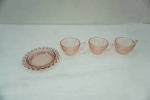 lot 449 image: 1930s Pink Depression Glass Pieces